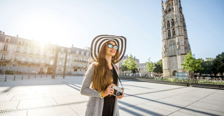 Visit Bordeaux on foot