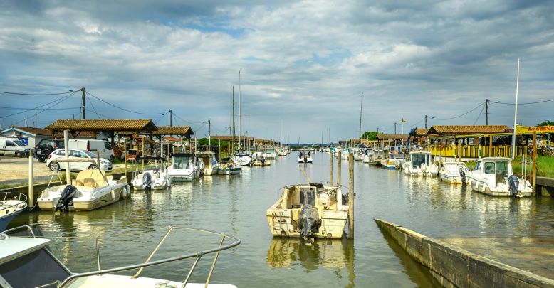 Visit Andernos-les-Bains and its oyster ports