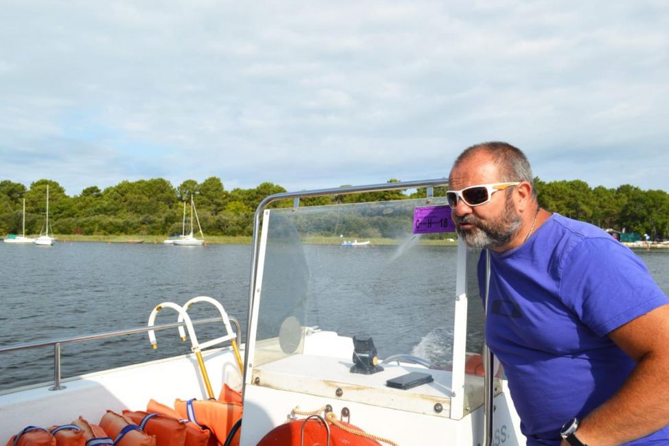 Excursion aboard the Vagabond du Lac