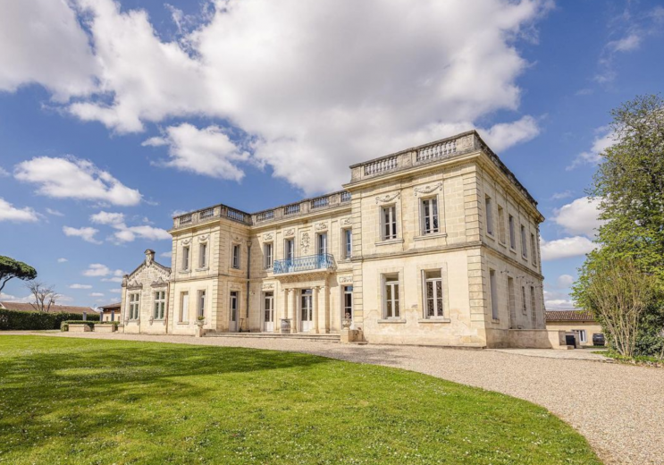 Château la Chèze, a prestigious 3* hotel-resta ...